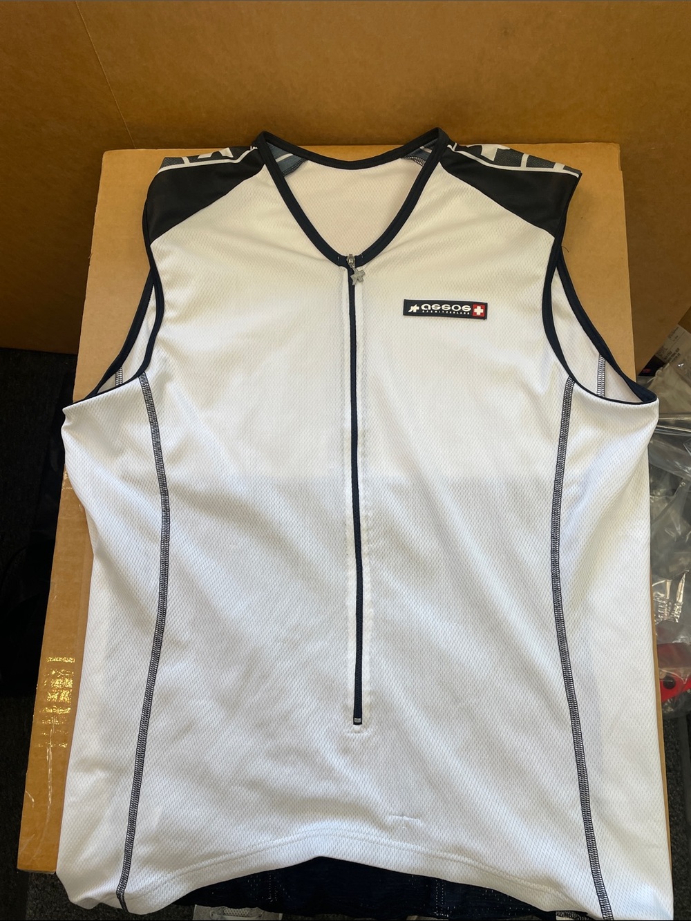 Assos Large White and Black Sleeveless Zip Performance Jersey